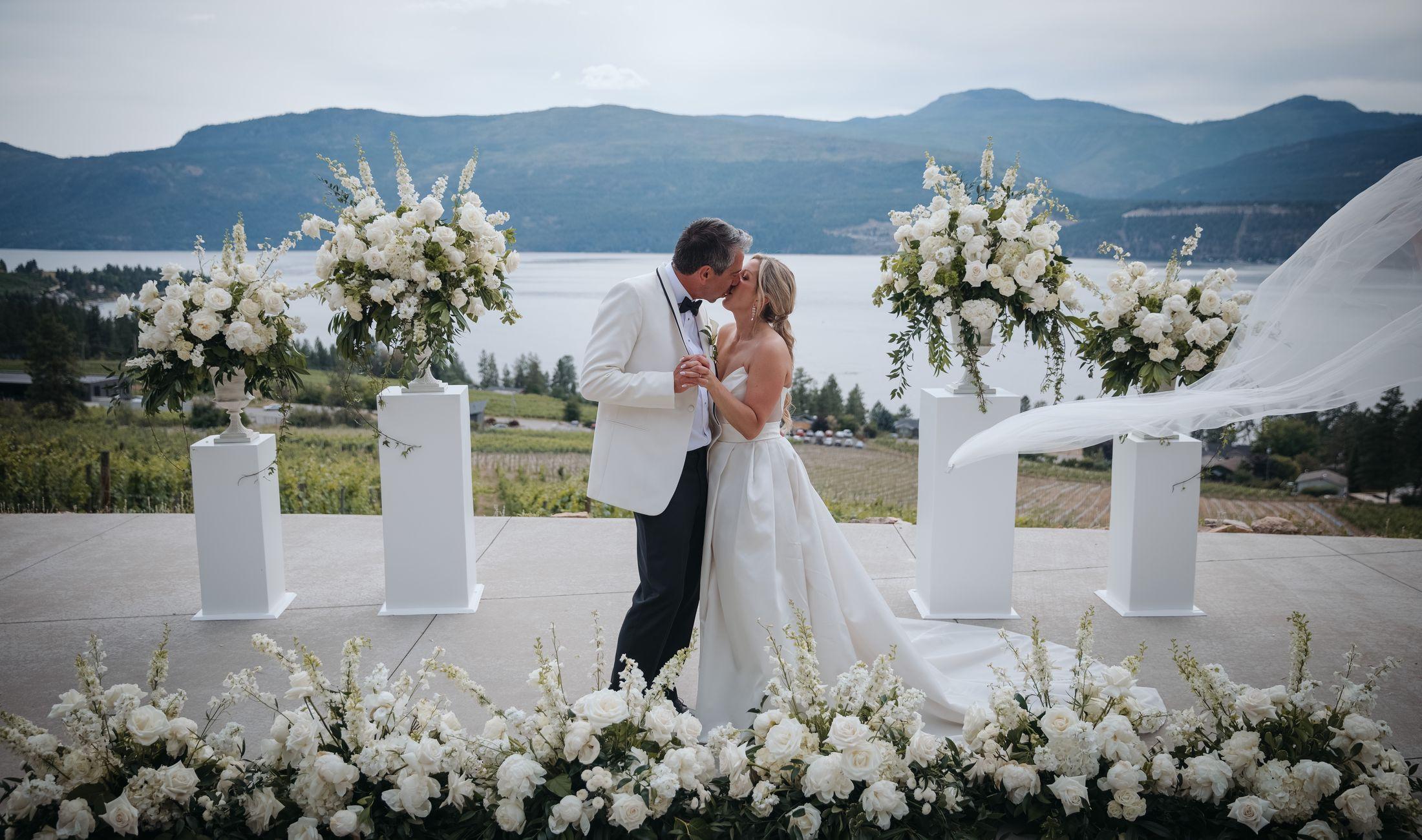 Luxury wedding bouquet and ceremony florals by Kelowna wedding florist Sweet Elegance